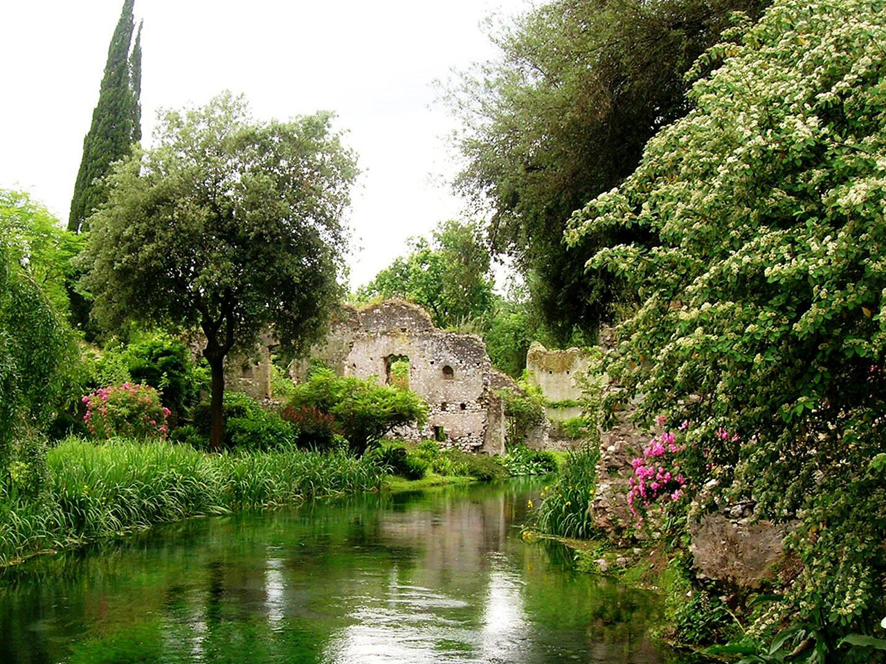 Oasi di Ninfa - Day Trips from Rome